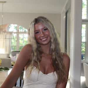 Meet your Posher, Brie